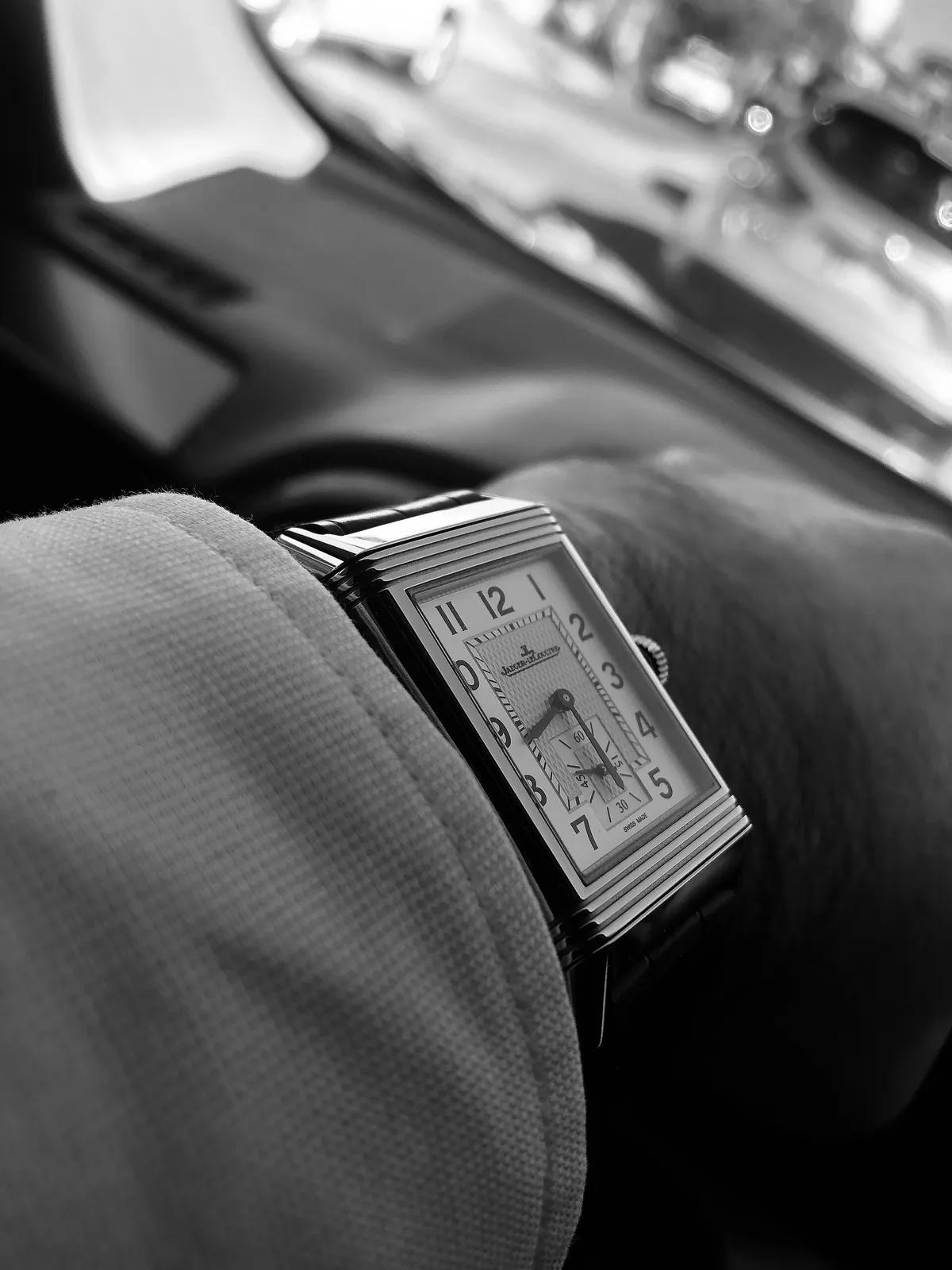 Dress: Jaeger-LeCoultre Reverso ceket koluyla